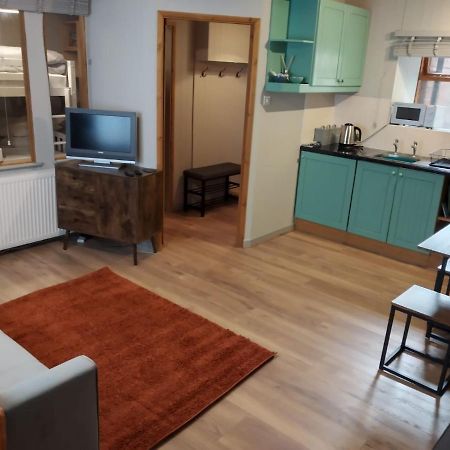 Self Contained Flat In Llanfyllin Powys Apartamento Exterior foto
